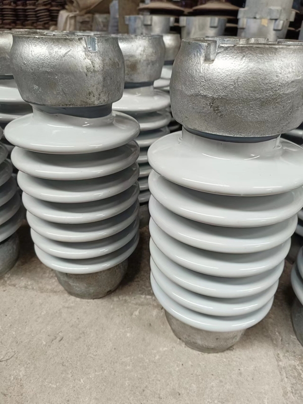 ANSI TR-208 Solid Core Station โพสต์ฉนวนสีเทาอ่อนเคลือบขนาดที่กำหนดเอง