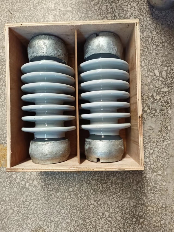 ANSI TR-208 Solid Core Station โพสต์ฉนวนสีเทาอ่อนเคลือบขนาดที่กำหนดเอง