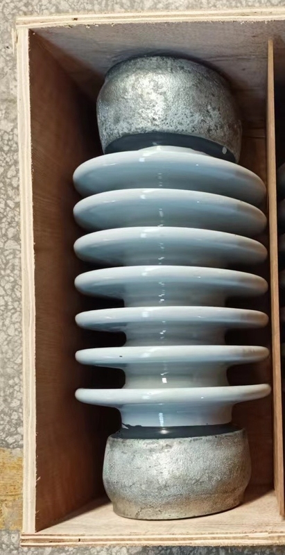 ความแข็งแรงสูง ANSI TR-208 Solid Core Station โพสต์ฉนวนสีเทาอ่อน Glazed