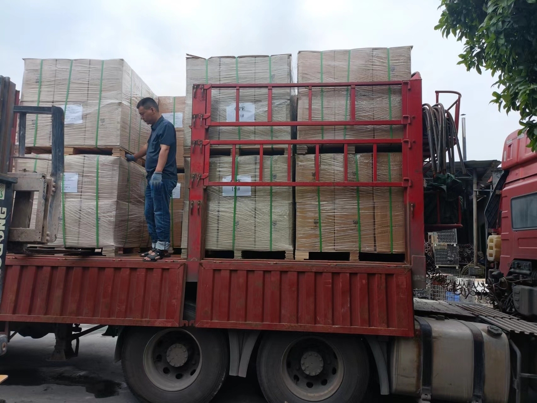 พอร์ซเลนความแข็งแรงสูง C-120 สถานีโพสต์ฉนวน ANSI TR-208 สีน้ำตาลเคลือบ