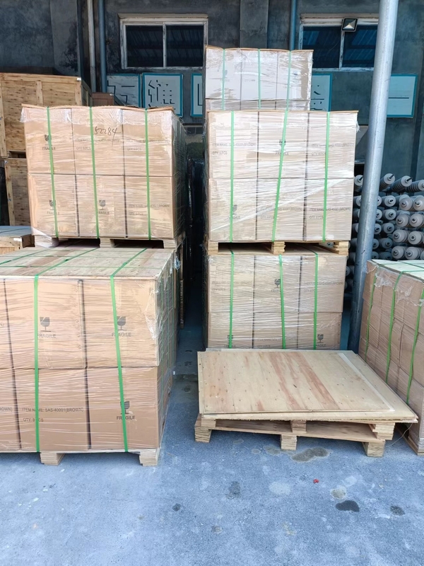 น้ำมันเคลือบสีน้ำตาล ASS บูชพอร์ซเลนแรงดันสูง OEM มีจำหน่าย 25.8kV