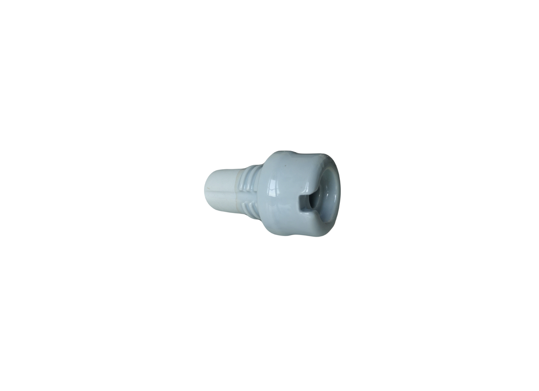 ฉนวนเซรามิก ANSI 1.2kV สีเทาบนสายไฟ