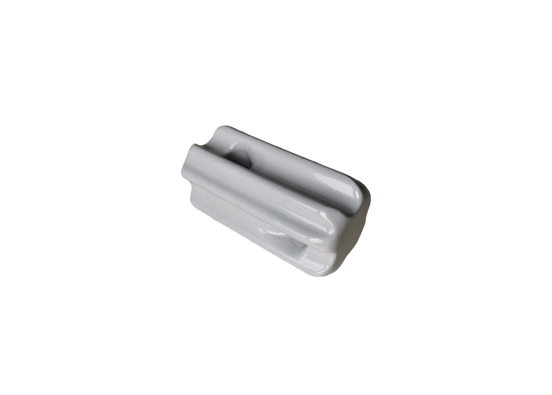 พอร์ซเลน ANSI 54-4 40kV Guy Strain Insulator