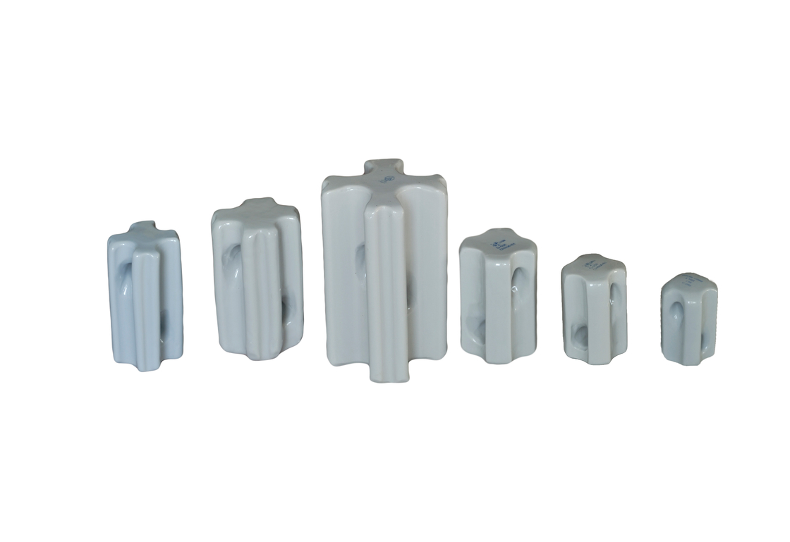 น้ำตาล 89KN ANSI 54-4 Porcelain Strain Insulators