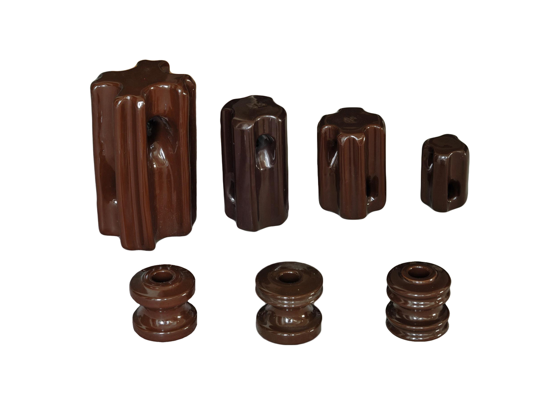 13.3KN ANSI 53-2 Porcelain Spool Insulators สำหรับส่ง