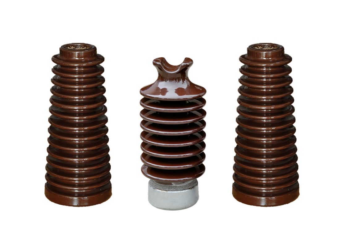 น้ำตาล 381 มม. สูง 12.5kN พอร์ซเลนโพสต์อินซูเลเตอร์สำหรับการจ่ายพลังงานไฟฟ้า
