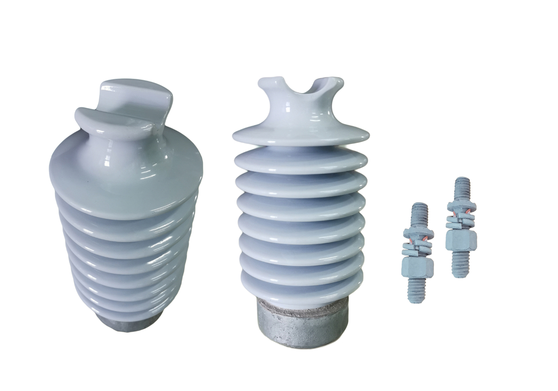 สีเทาอ่อน ANSI 57-3 12.5kN ไลน์โพสต์อินซูเลเตอร์พร้อมสตั๊ดสั้น