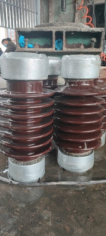 ANSI Brown Glaze Station โพสต์ฉนวน Porcelain TR-208 8.9kN